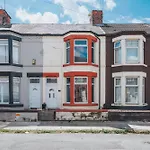 Huge 4 Bedroom Ensuite-Liverpool-Parking